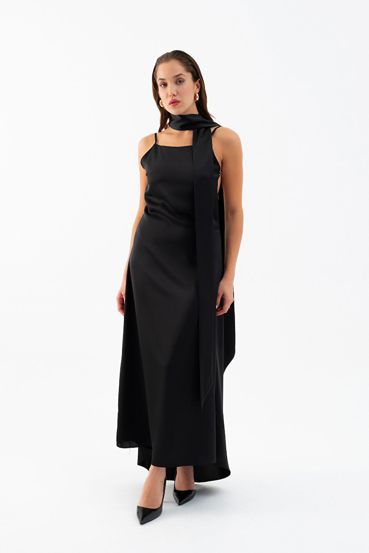 Kadın Siyah Fularlı Maxi Saten Elbise