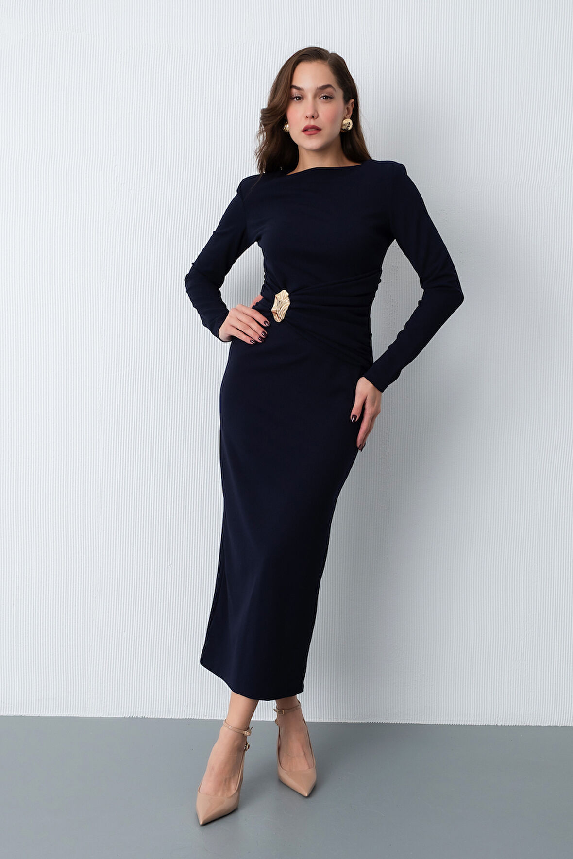 Kadın Lacivert Vatkalı Bel Büzgülü Midi Elbise