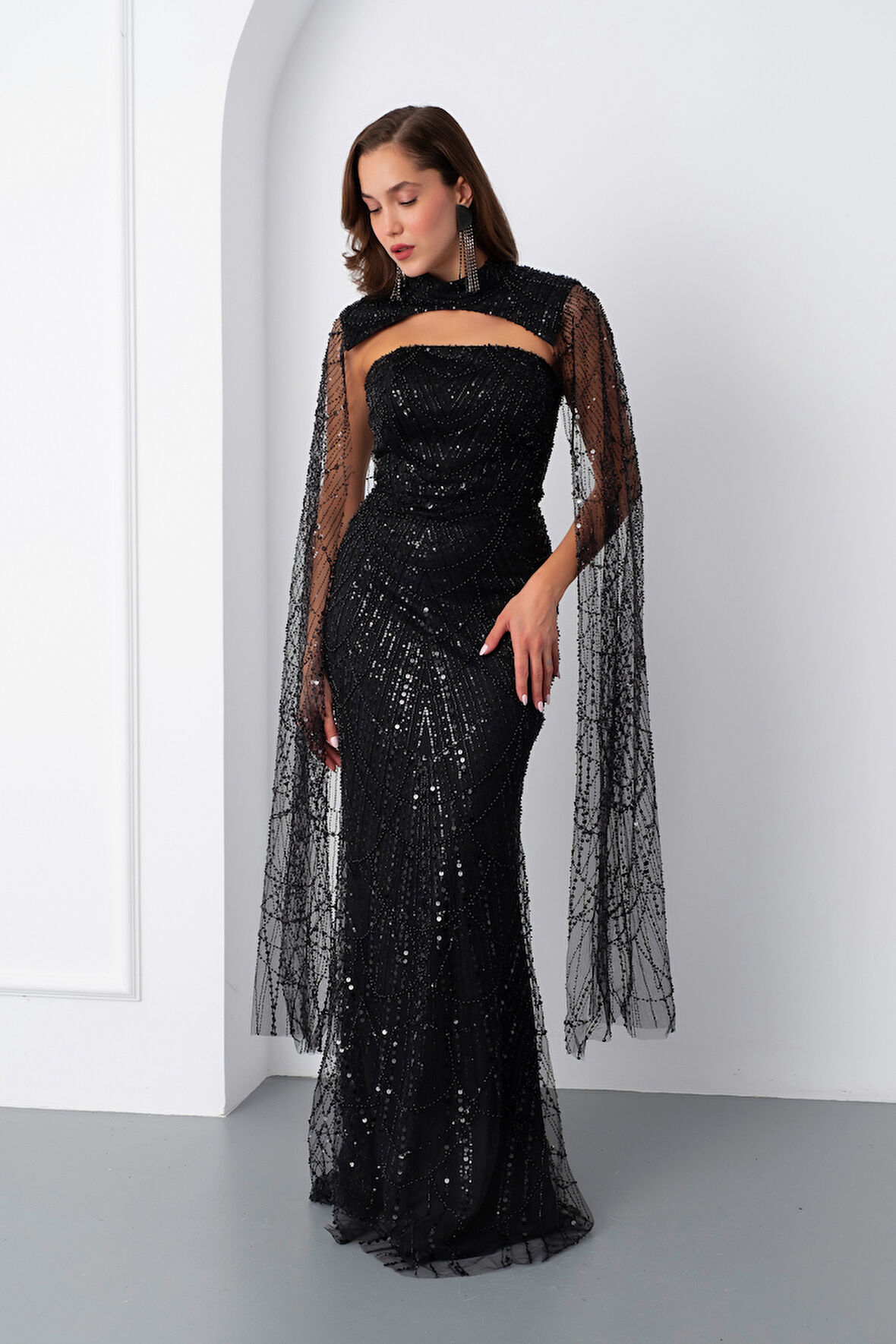 Kadın Siyah Şallı Uzun Kol Dik Yaka Boncuklu Abiye