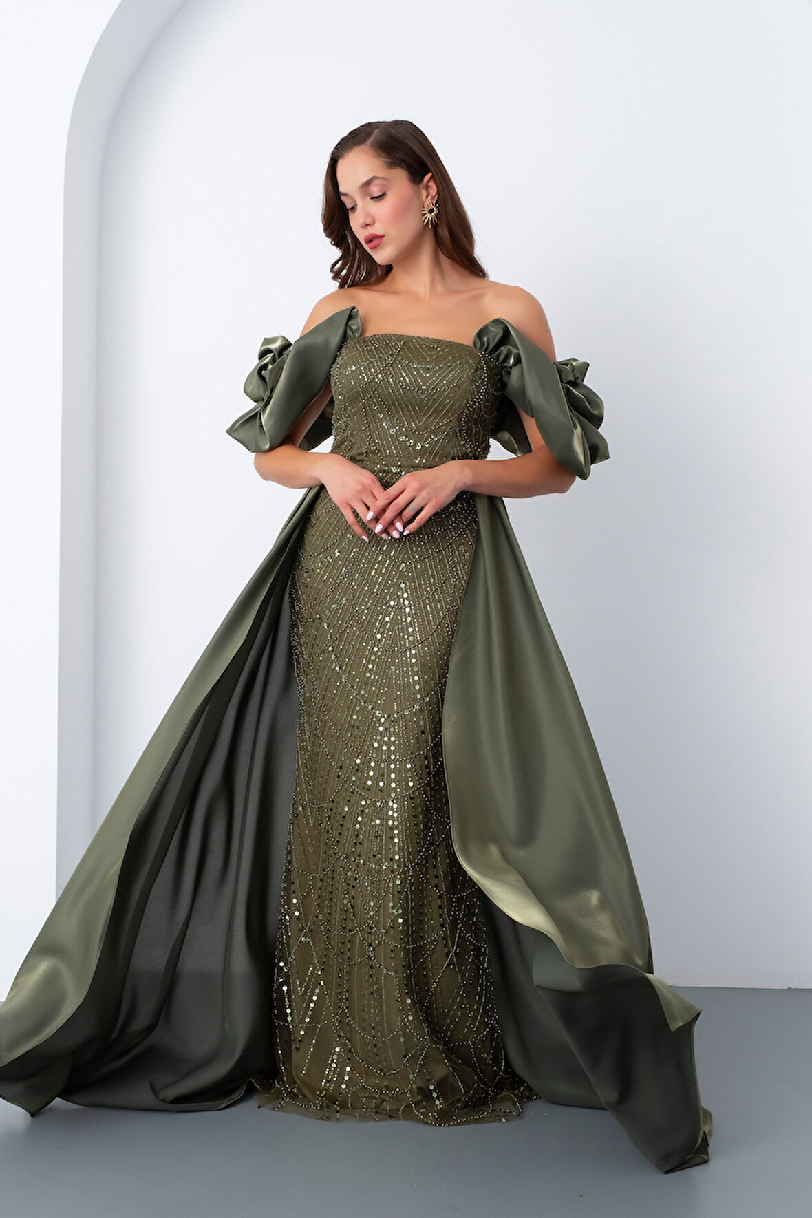 Kadın Haki Kayık Yaka Saten Kuyruklu Uzun Boncuklu Abiye