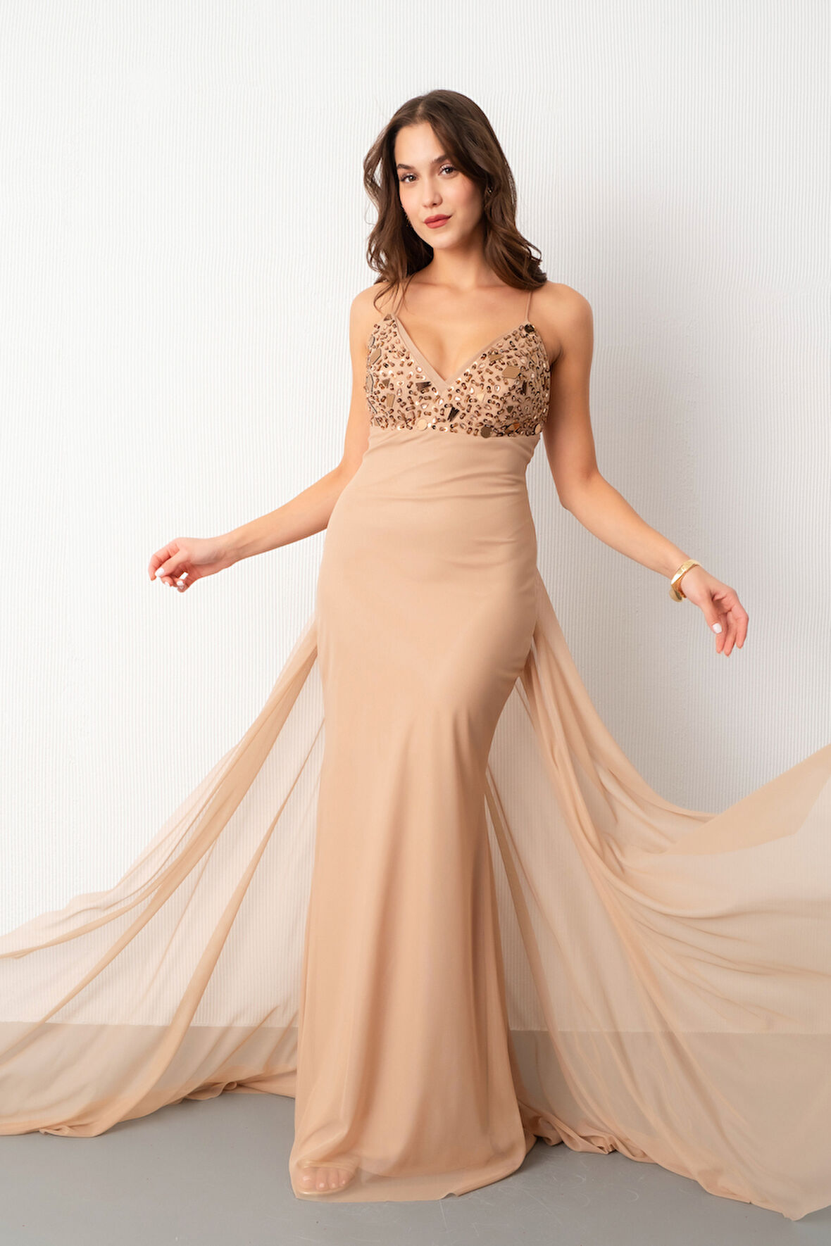 Kadın Bej Askılı Taş Detaylı Uzun Tül Abiye Elbise