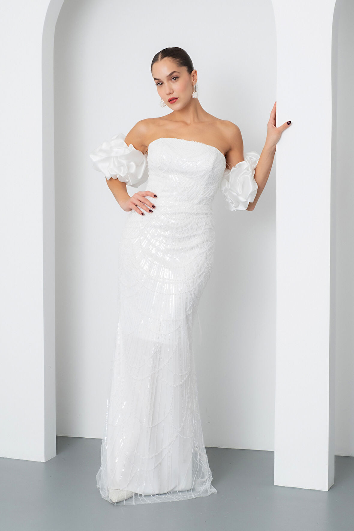 Kadın Beyaz Kol Detay Boncuklu Uzun Abiye Elbise