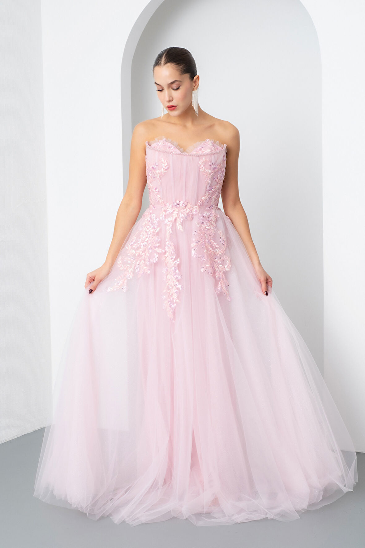 Kadın Pudra Straplez Güpürlü Uzun Tül Abiye Elbise