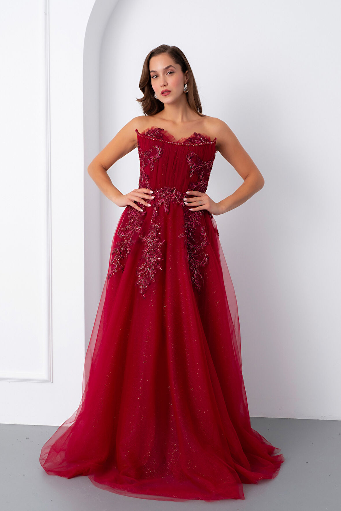 Kadın Bordo Straplez Güpürlü Uzun Tül Abiye Elbise