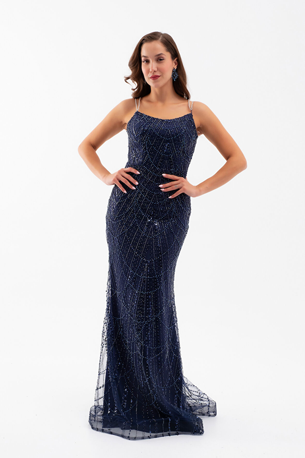 Kadın Lacivert Askılı Boncuklu Uzun Balık Abiye Elbise