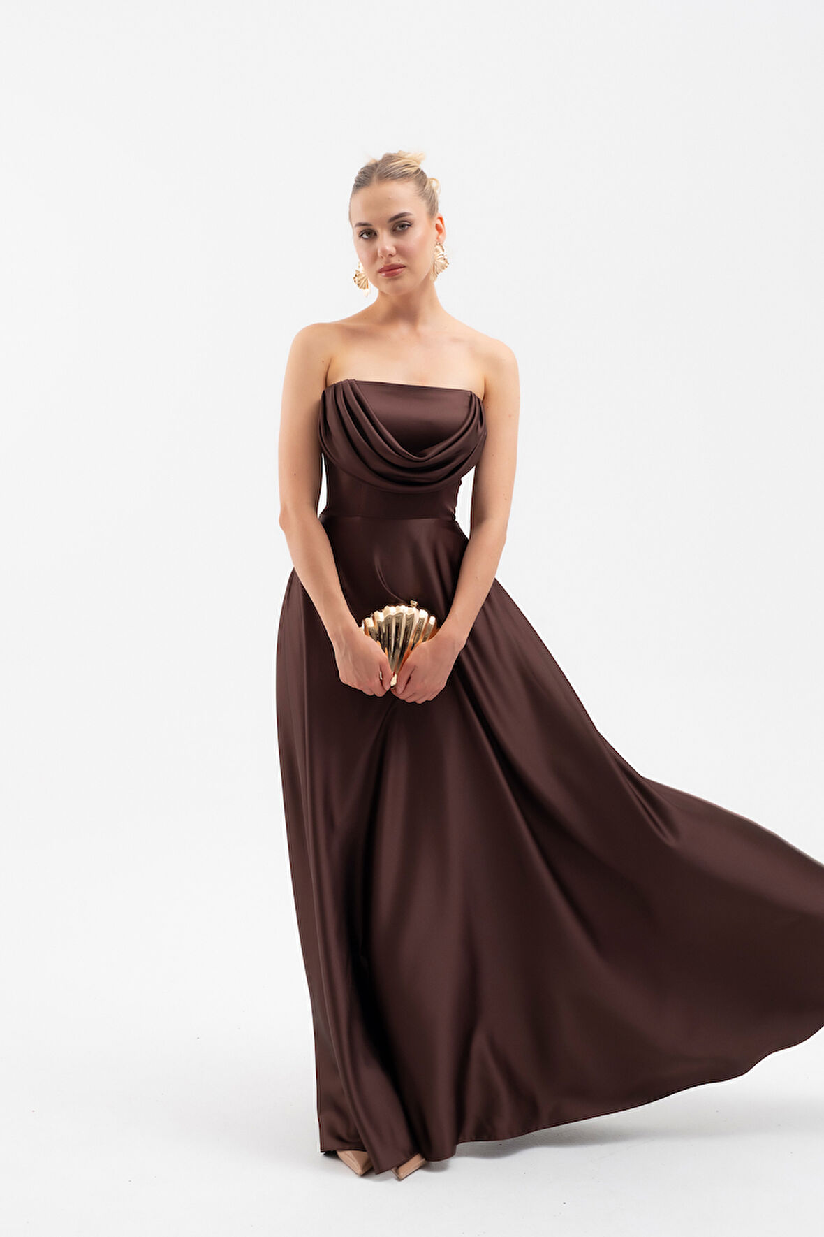 Kadın Kahverengi Degaje Yaka Uzun Straplez Abiye