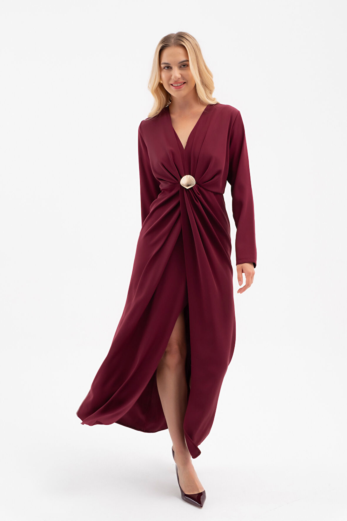 Kadın Bordo İstiridye Aksesuarlı Uzun Kol Elbise