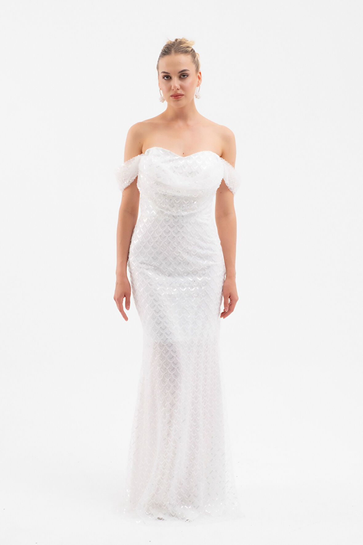 Kadın Beyaz Madonna Yaka Boncuklu Uzun Abiye Elbise