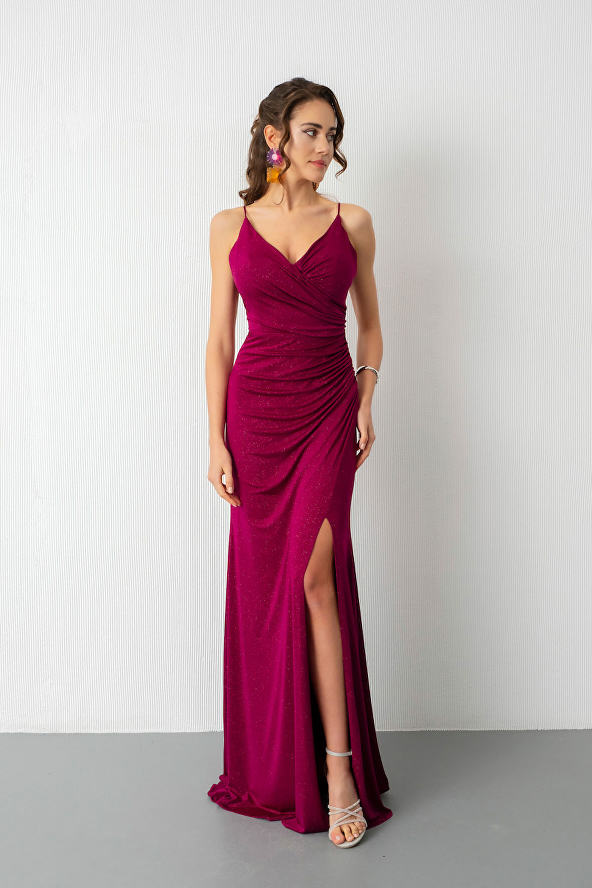 Kadın Fuşya Sırt Dekolteli Simli Uzun Abiye Elbise