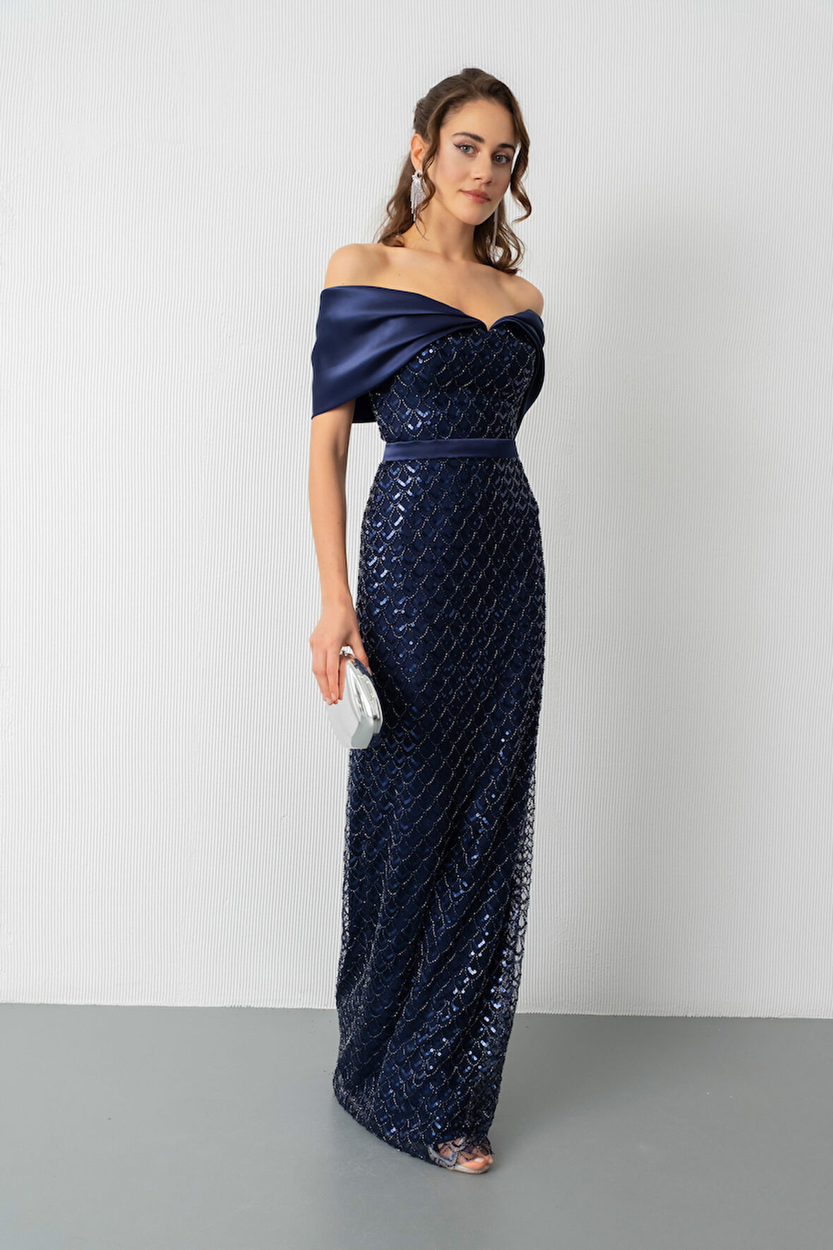 Kadın Lacivert Yaka Organze Detay Pul Payetli Uzun Abiye Elibse