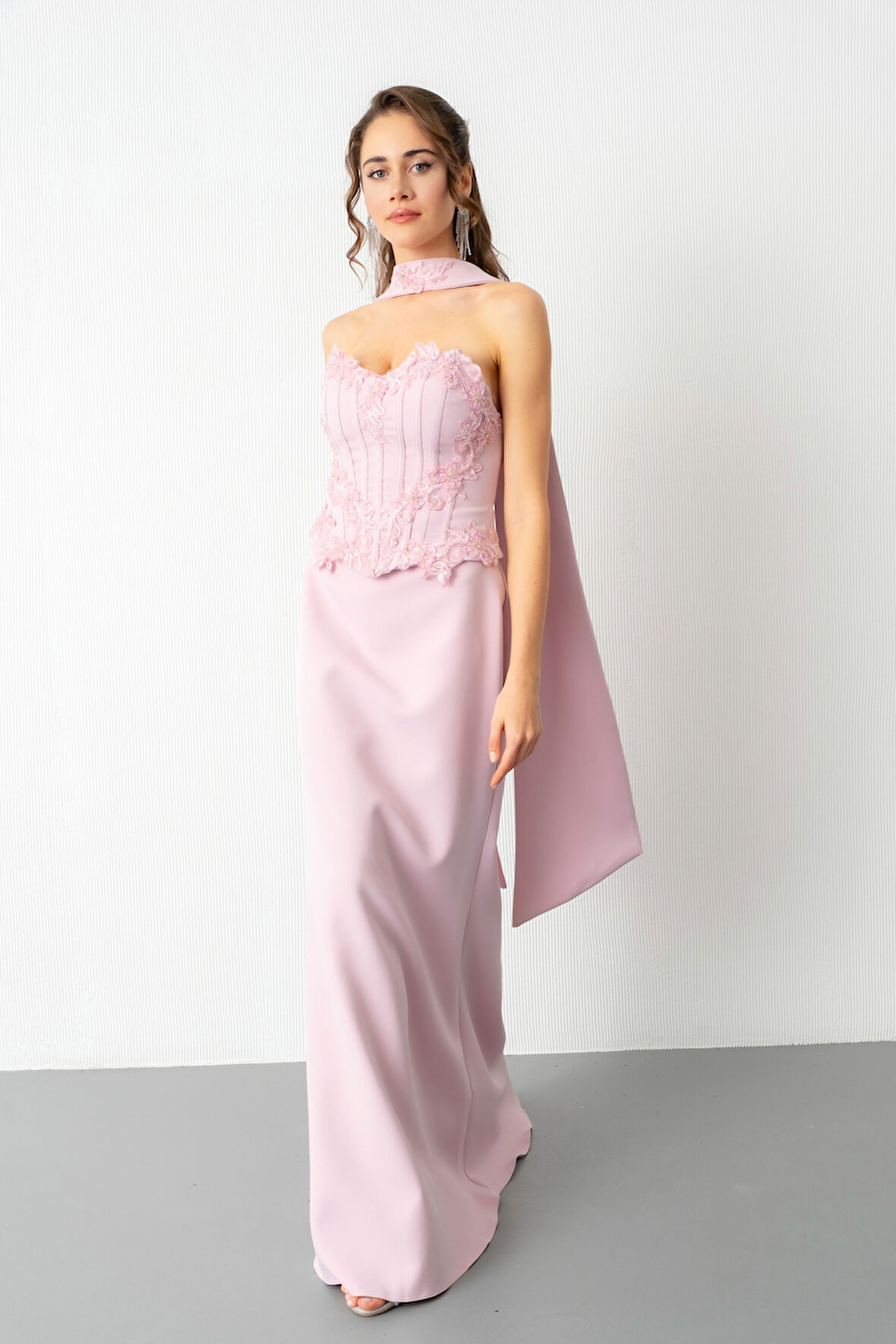 Kadın Pudra Güpür Aplikeli Balen Korse Detay Uzun Söz Nişan Abiye Elbise