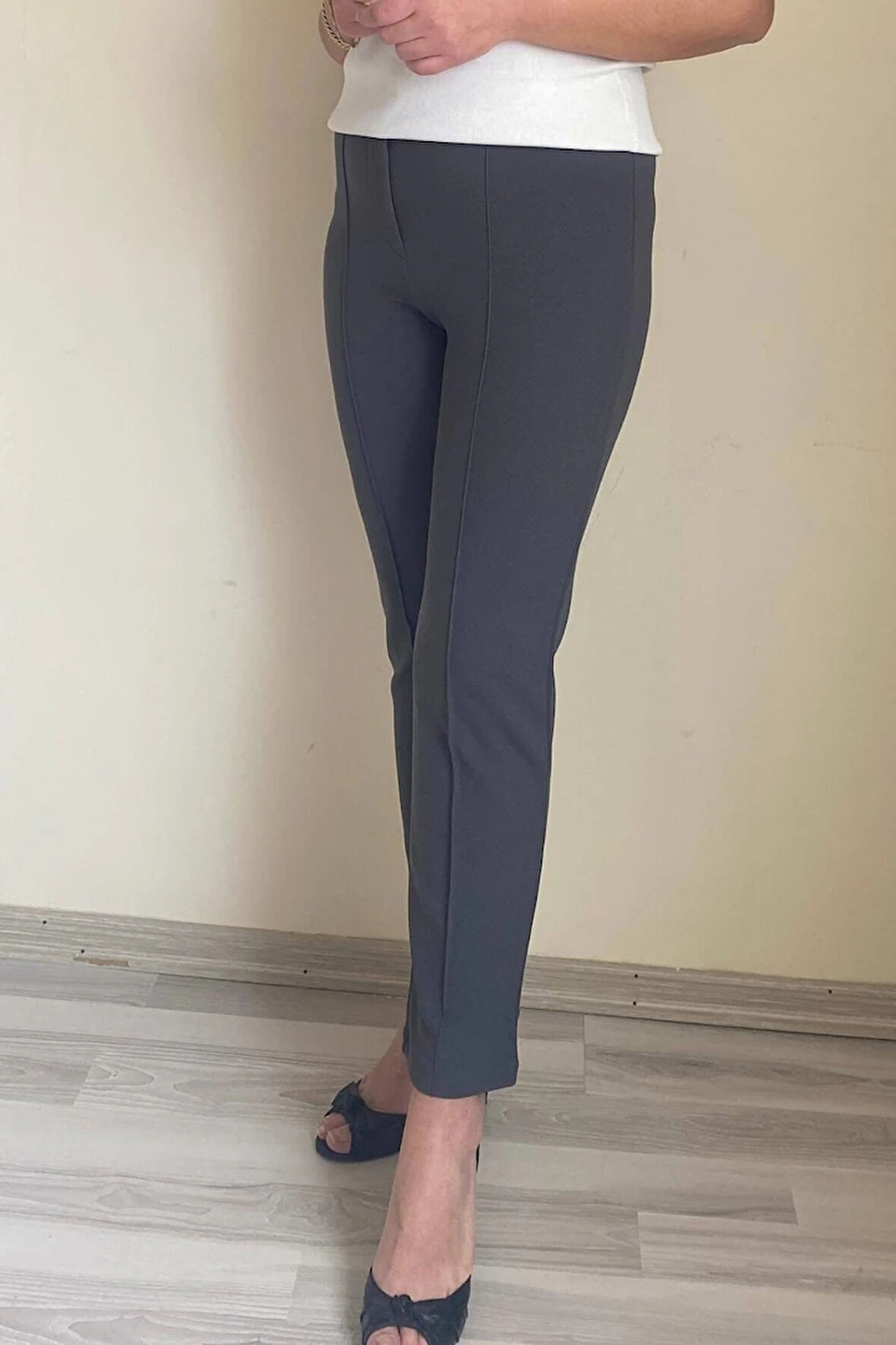 Dertsiz Büyük Beden Koyu Gri Toparlayıcı Kumaş Pantolon