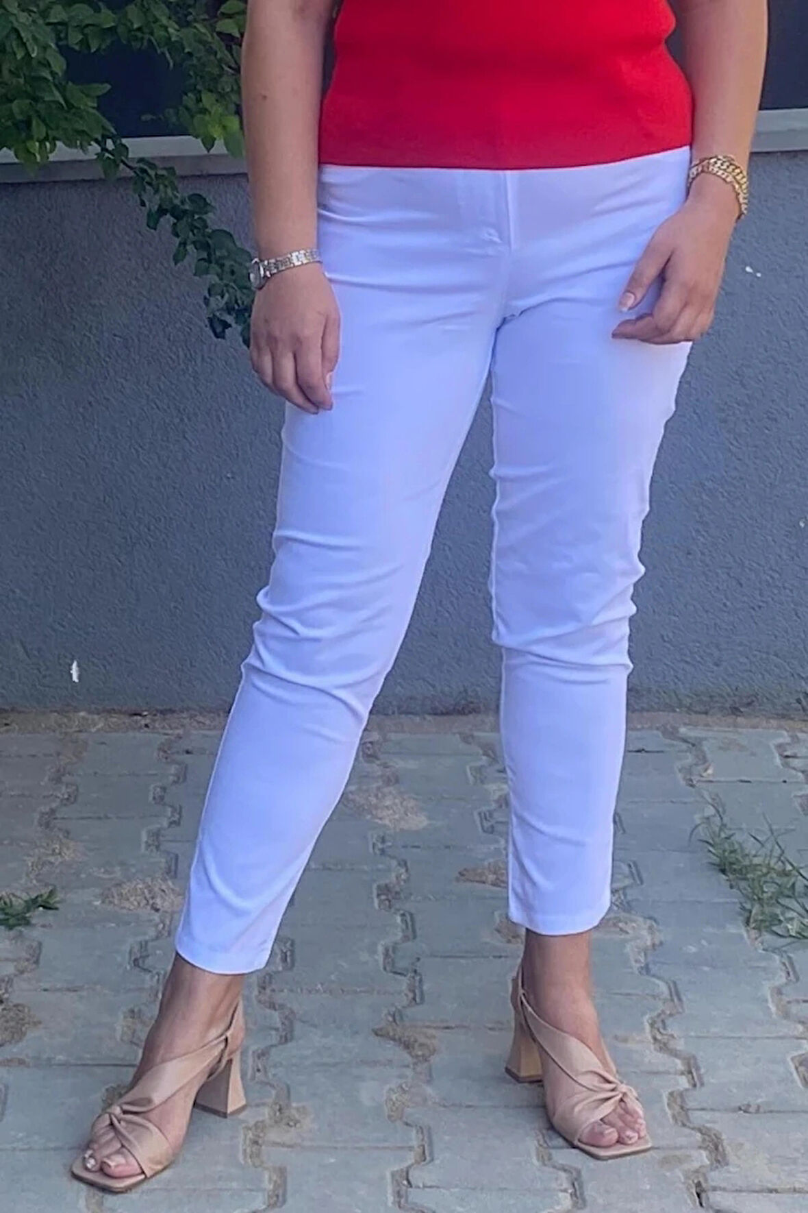 Kadın Beyaz Boru Paça Pantolon