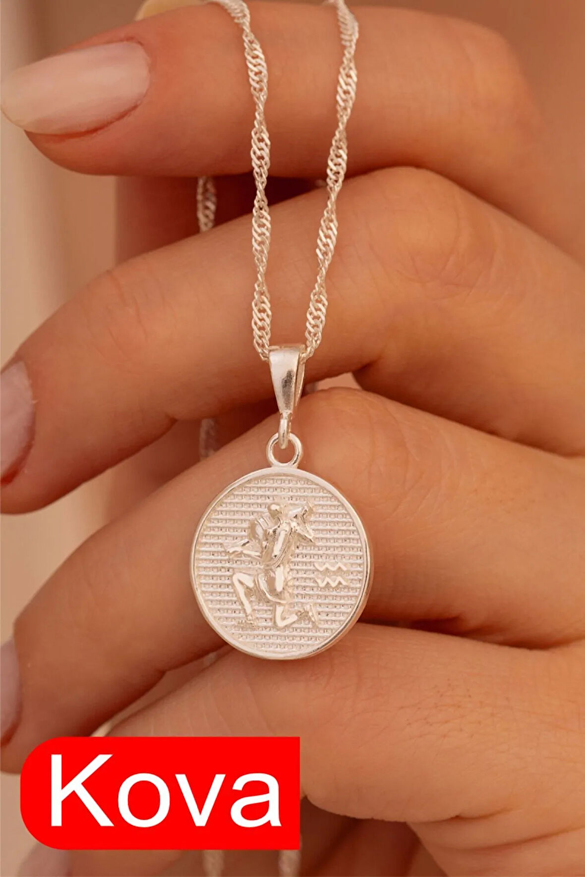 Kadın Gümüş Kolye - Gümüş Yuvarlak Model Burç İşlemeli Kadın Kolye
