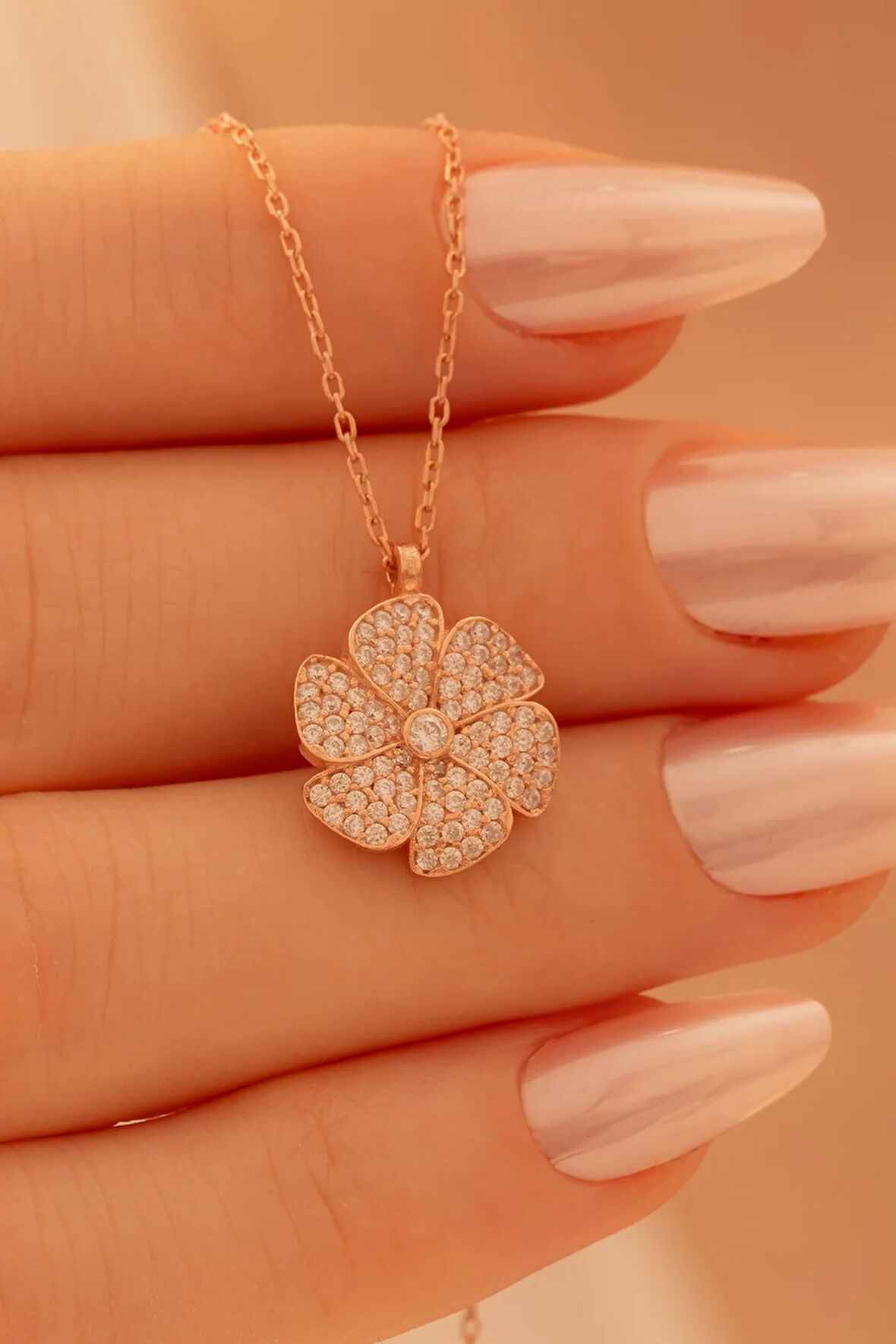 Kadın Gümüş Kolye - Sevgililer Günü - Hediye - Ortası Zirkon Taşlı Çiçek Motifli Kadın Kolye