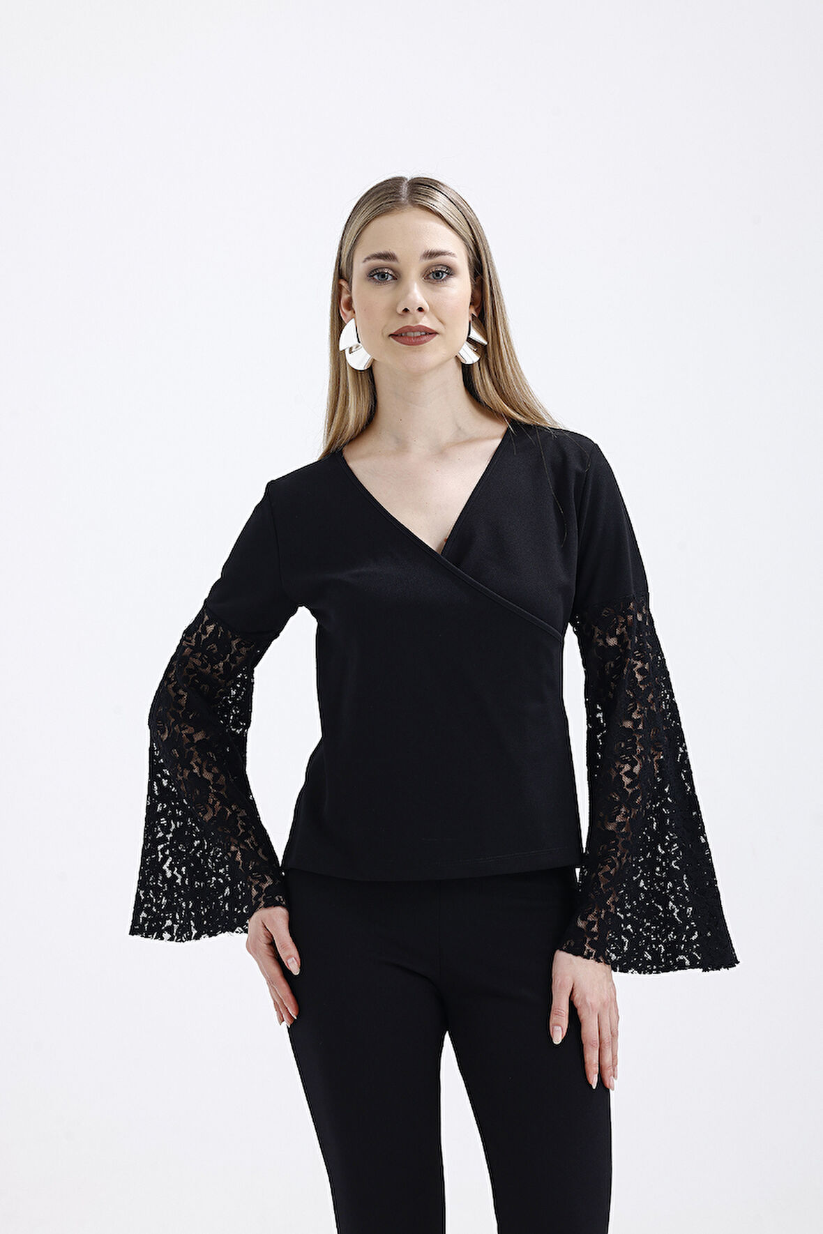 Kruvaze Yaka Kollar Tül Ve Volanlı Omzu Acık Bluz | Blz31446 Siyah