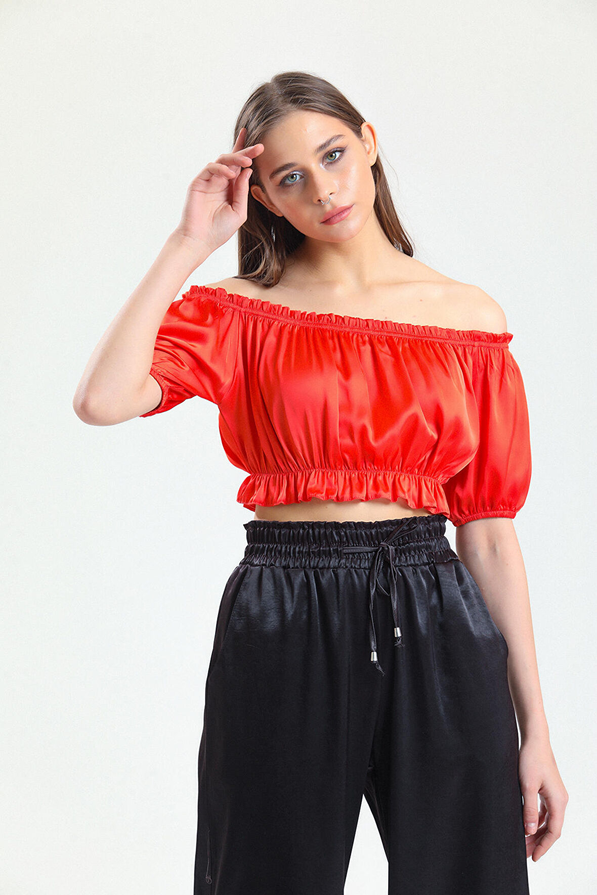 Yaka Ve Etek Lastik Büzgülü Kolağzı Lastikli Saten Bluz | Blz34216 Oranj