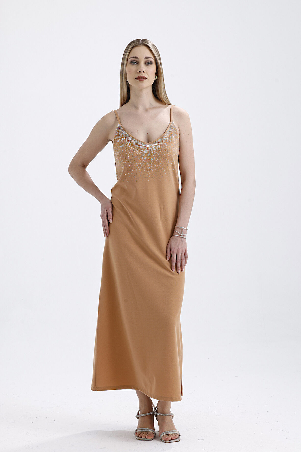 Taş Detaylı Uzun Askılı Elbise | ELB34521 Bej