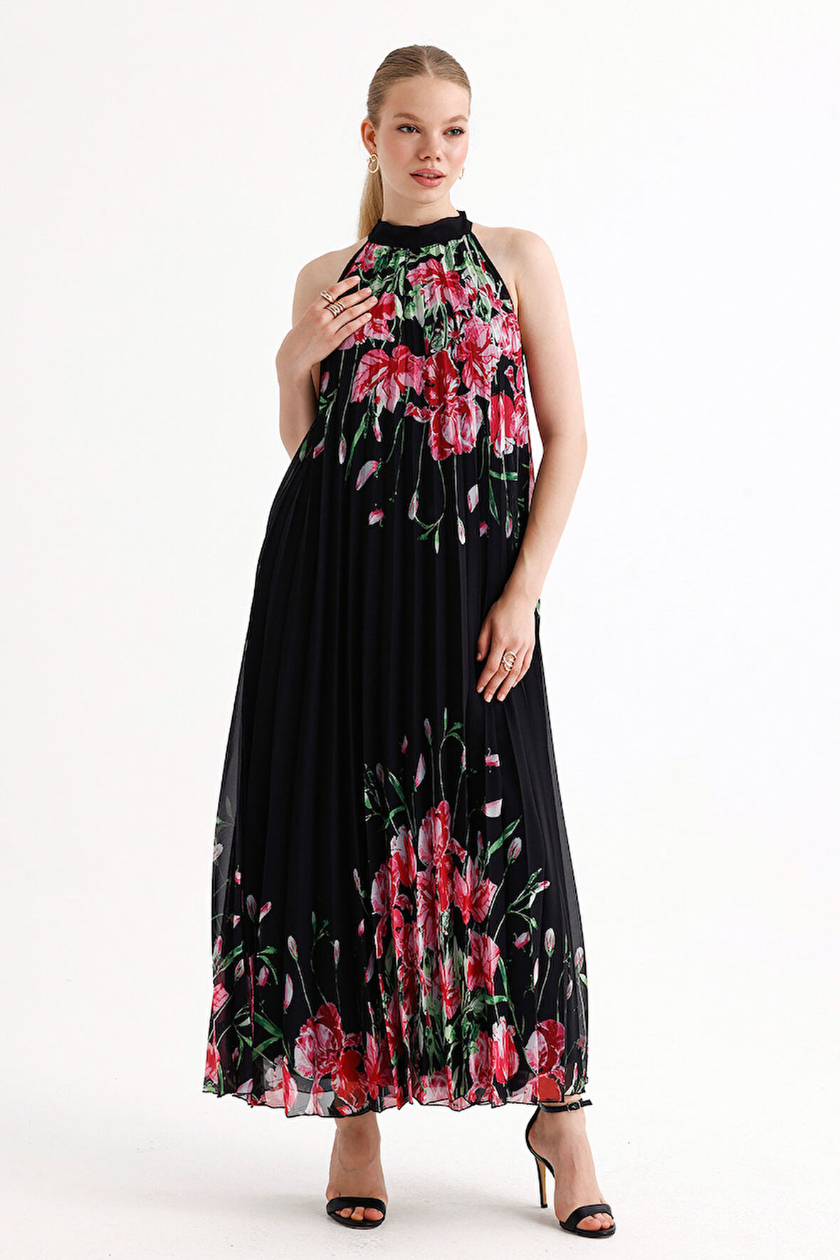 Astarlı Piliseli Uzun Abiye Desenli  Şifon Elbise | ELB35127SF Siyah Çiçekli