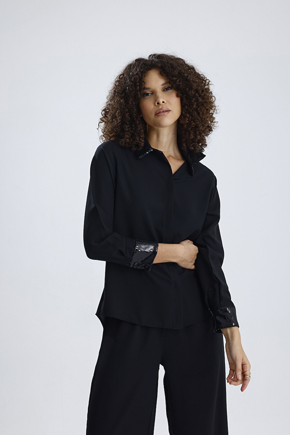 Payet Detaylı Uzun Kol Dubai Gömlek Geniş Beden Aralığı | GML36083 Siyah