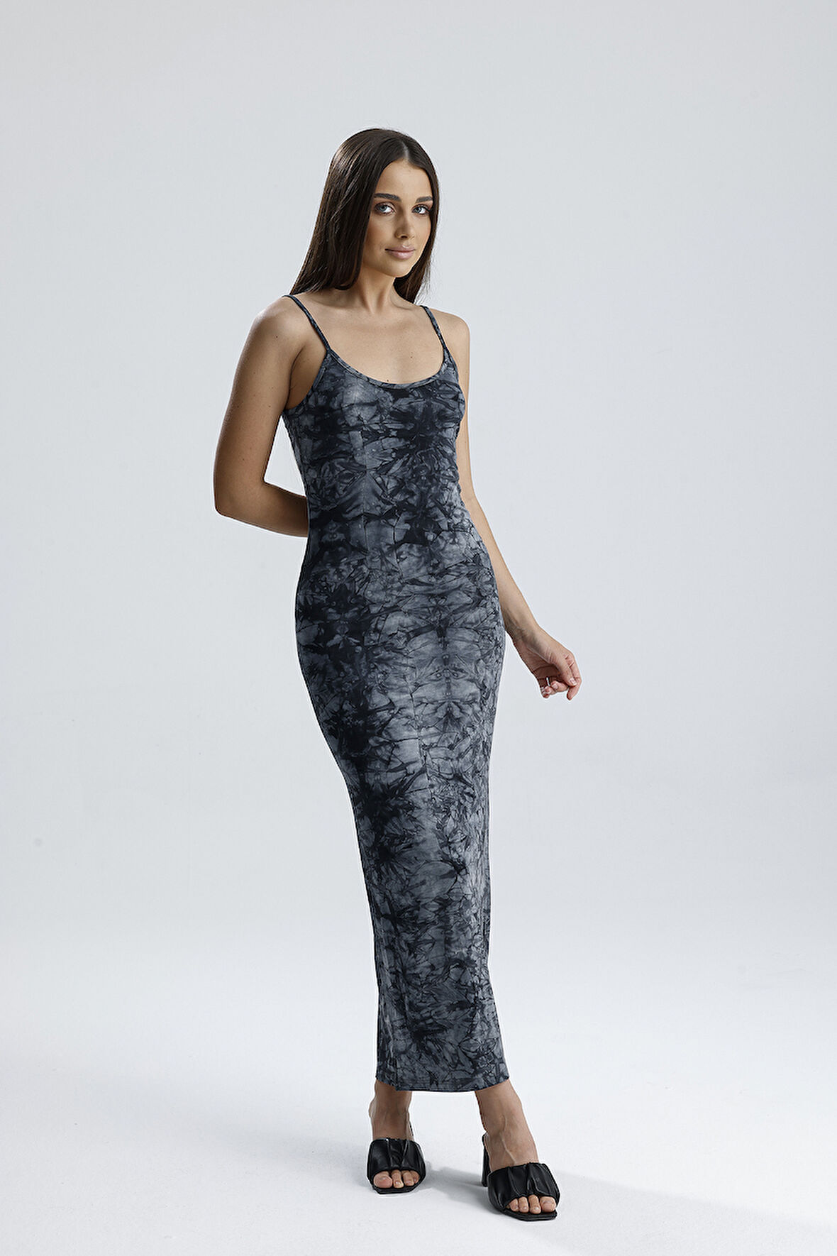 Yırtmaçlı Askılı Likralı Viskon Elbise | ELB35782 Gri Batik