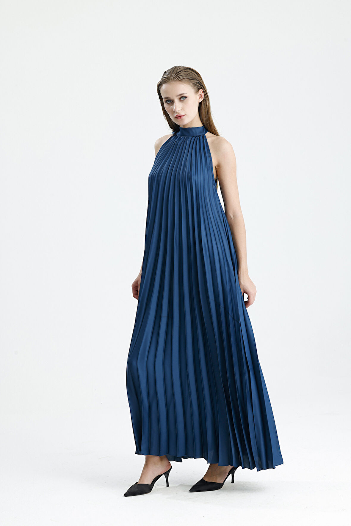 Yüksek Yaka Pile Detaylı Saten  Maxi Elbise | Elb34513 İndigo