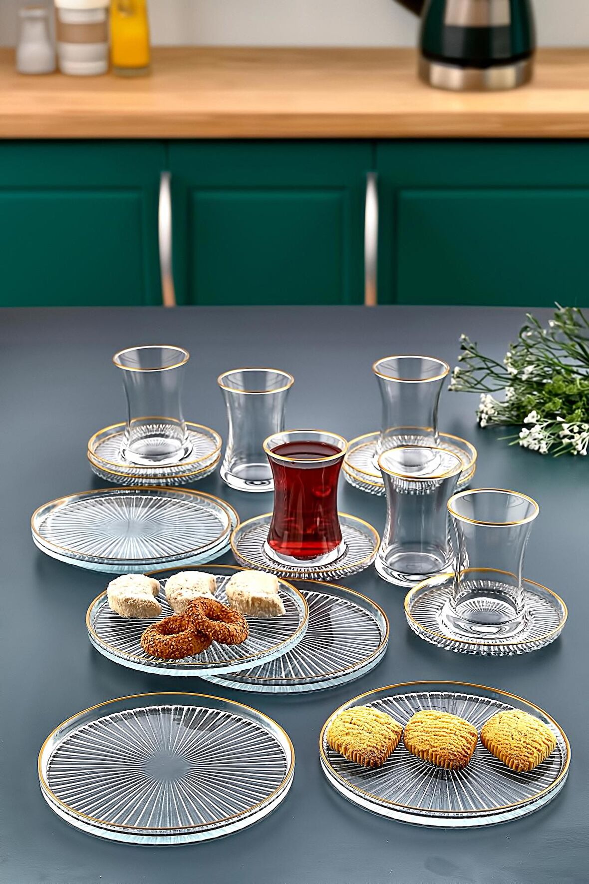 18 Parça Gold Yaldızlı Çay Takımı  Seti - Pasta tabağı, Çay Bardağı, Çay Tabağı