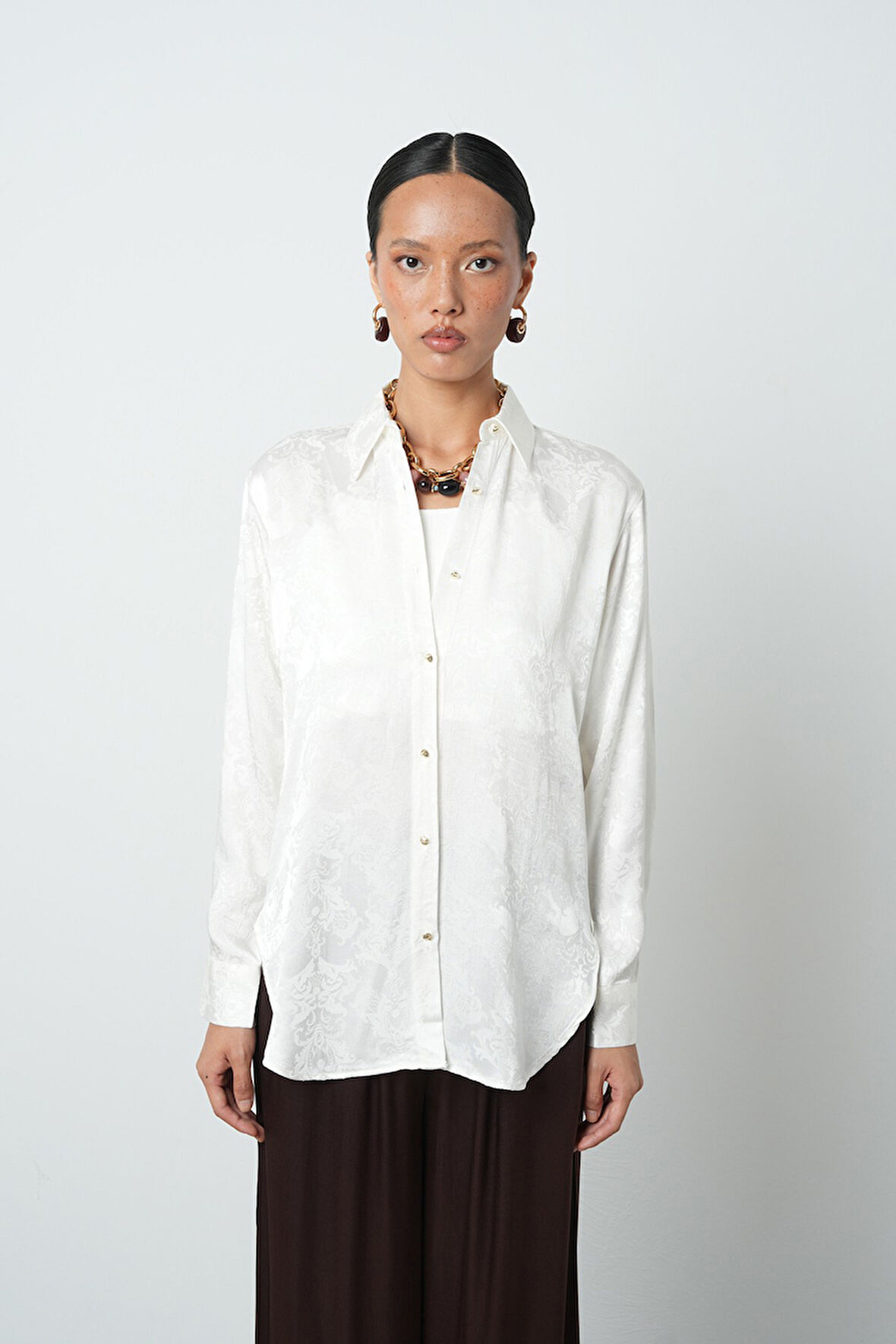 Kadın Ekru Renk Desenli Düğmeli Gömlek