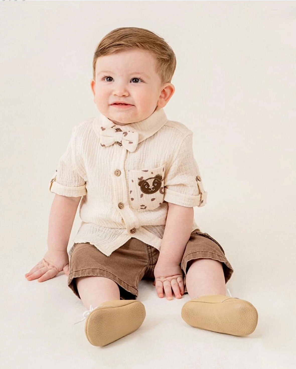 ERKEK BEBEK PAPYON DETAYLI PAMUKLU MÜSLN KUMAŞ ŞORTLU TAKIM