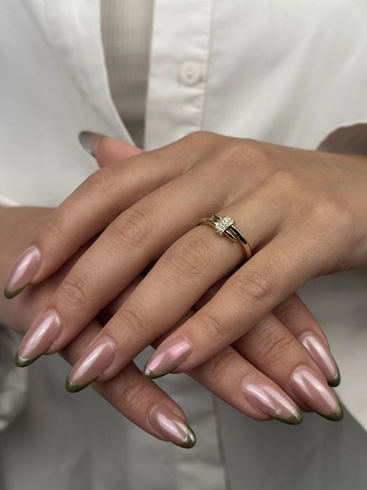 14 Ayar Altın Ortası Taşlı Yüzük 960