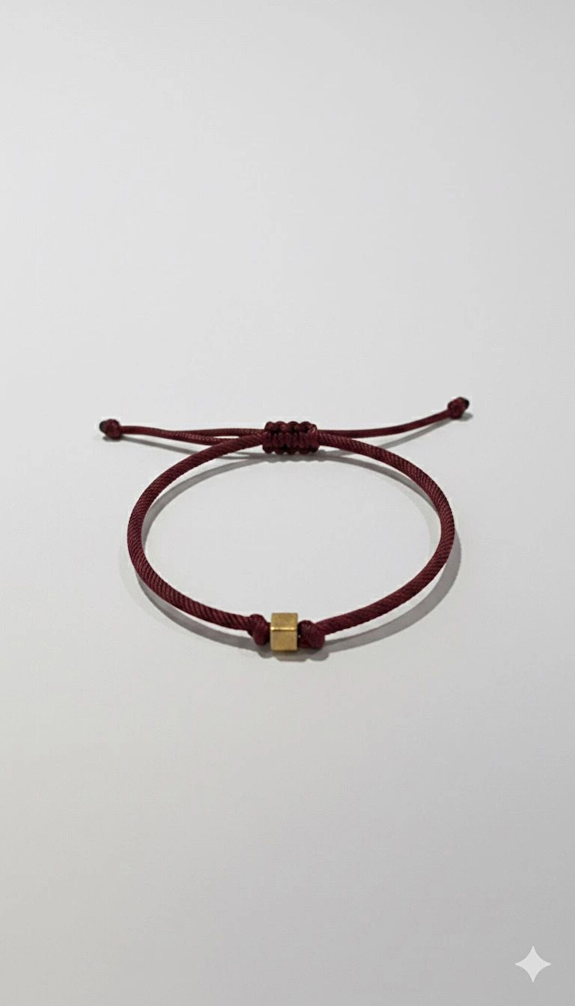 14 Ayar Altın Bordo İpli Küp Bileklik