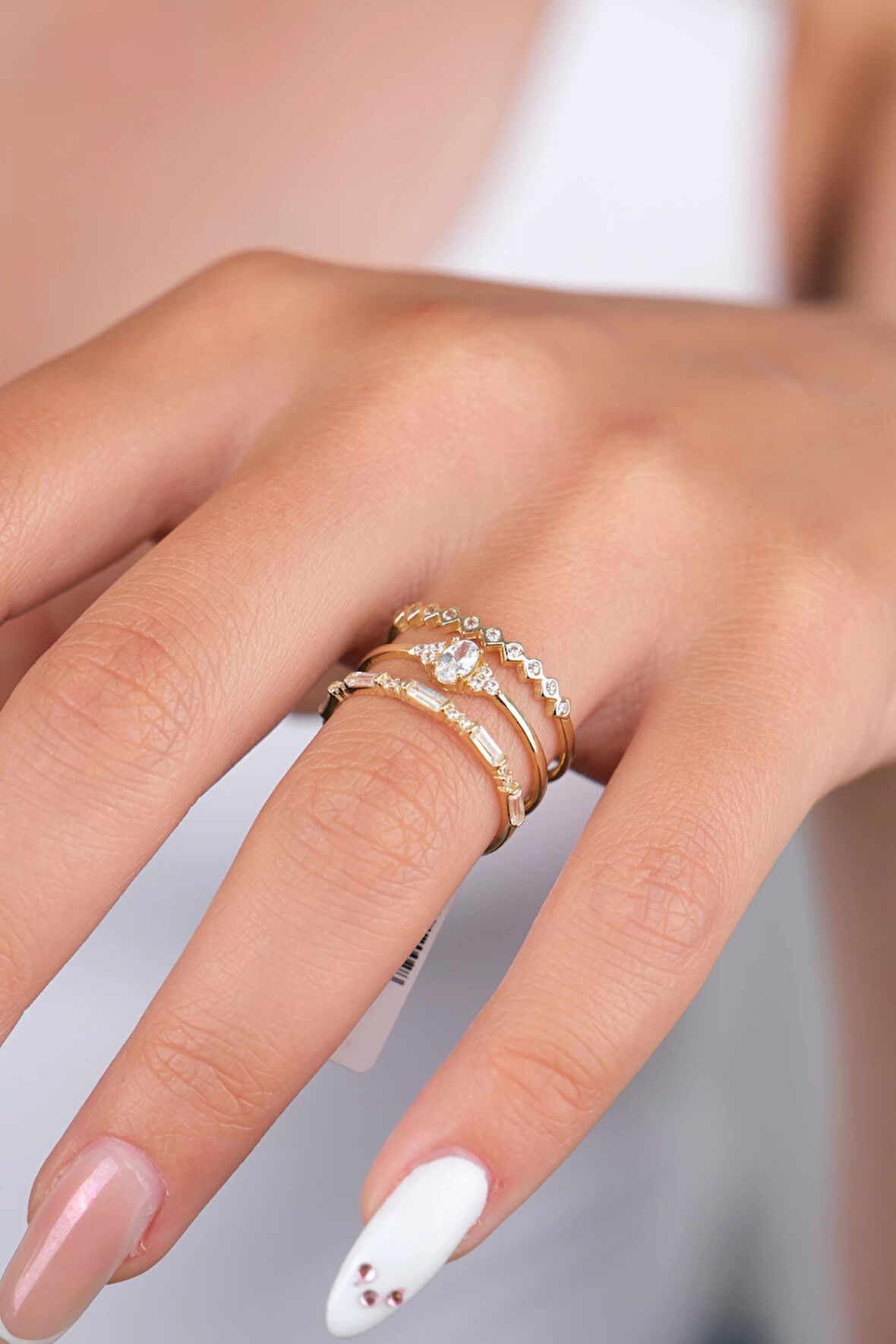 14 Ayar Altın 3 Sıralı Taşlı Yüzük 948