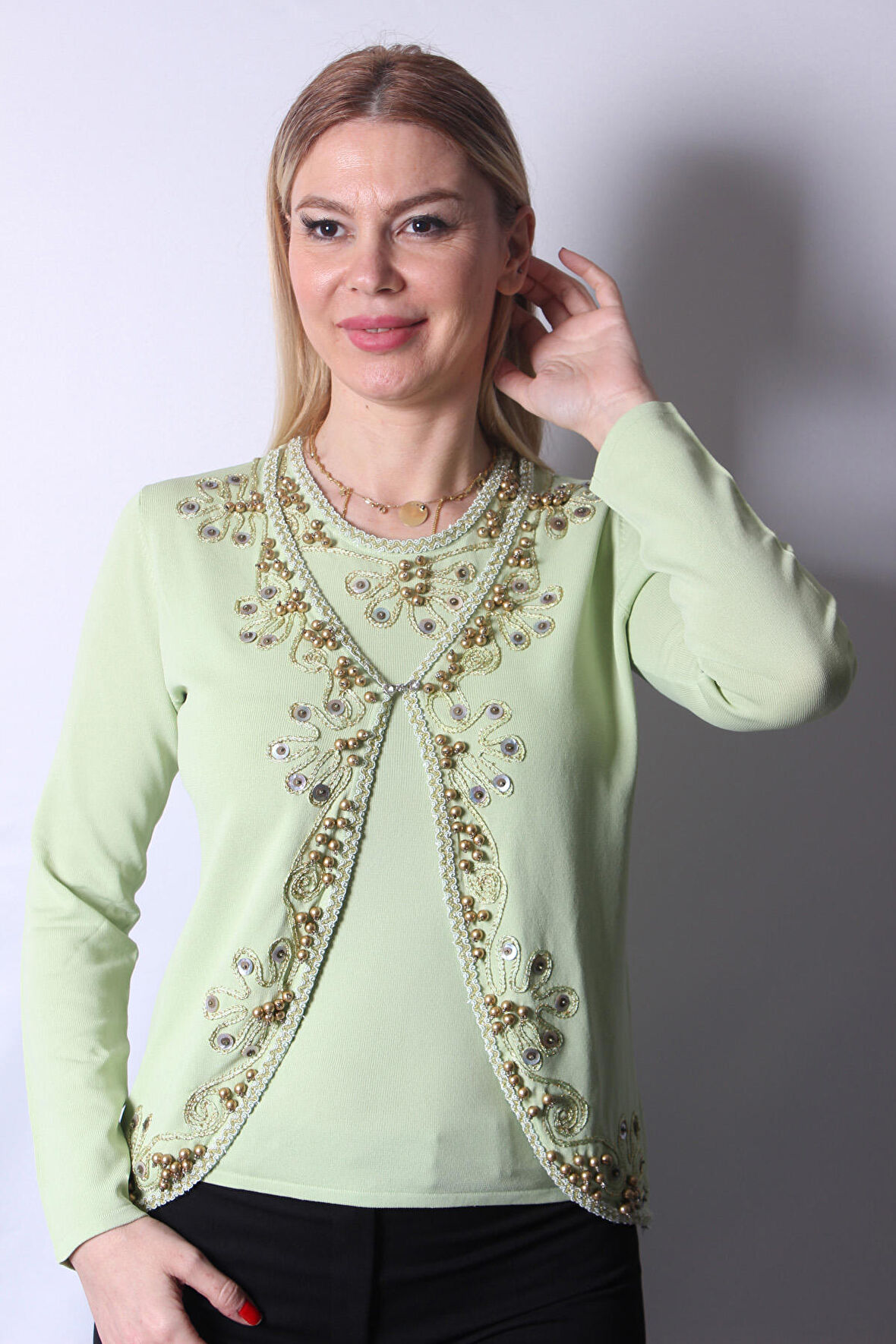 SUDE KADIN SWAROVSKİ TAŞ BONCUK İŞLEMELİ EL İŞİ İTHAL TRİKO TAKIM 7188