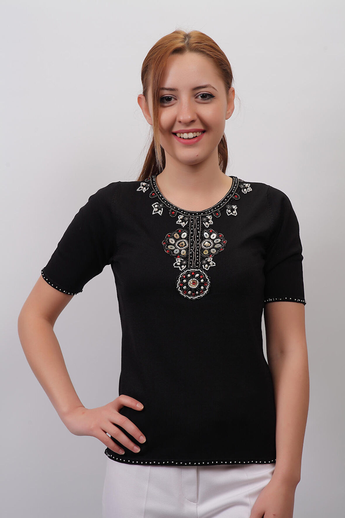 SUDE KADIN SWAROVSKİ TAŞ VE BONCUK İŞLEMELİ EL İŞİ İTHAL TRİKO 7137