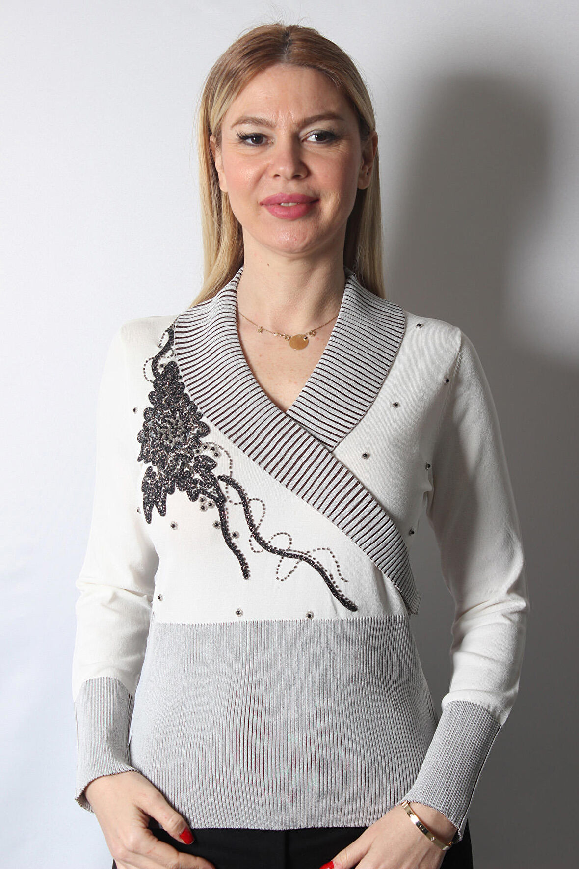 SUDE KADIN SWAROVSKİ TAŞ BONCUK İŞLEMELİ EL İŞİ İTHAL TRİKO 7153
