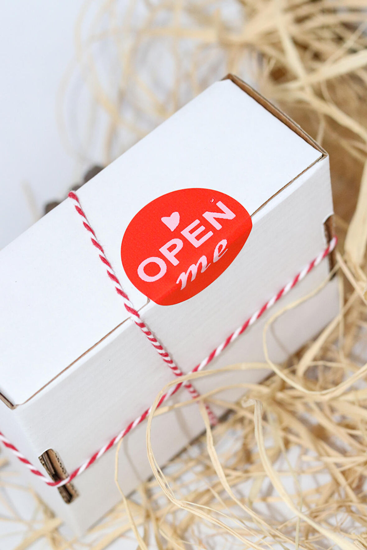 Open Me Kutu Kapatma Etiketi Kırmızı 50 mm Yuvarlak Yapışkanlı Sticker 100 Adet