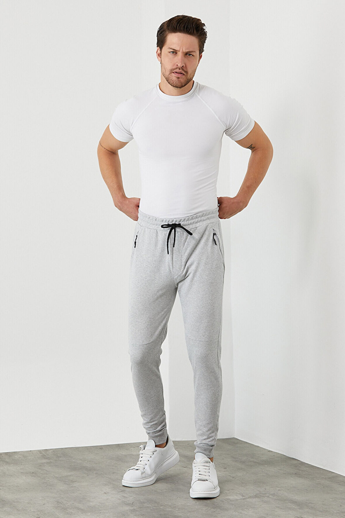 COMEOR Erkek Gri Slim Fit Jogger Cep Nakış Fermuar Detaylı Eşofman Altı