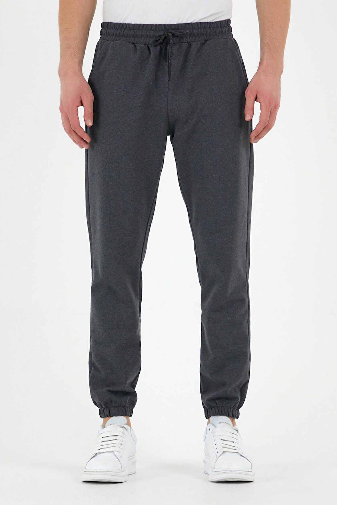 Erkek Eşofman Altı Etiketli Arka ve Yan Cepli Regular Fit Lastik Paça