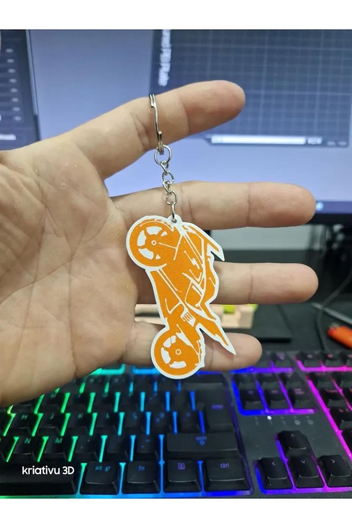 Yarış Motoru Renkli Anahtarlık