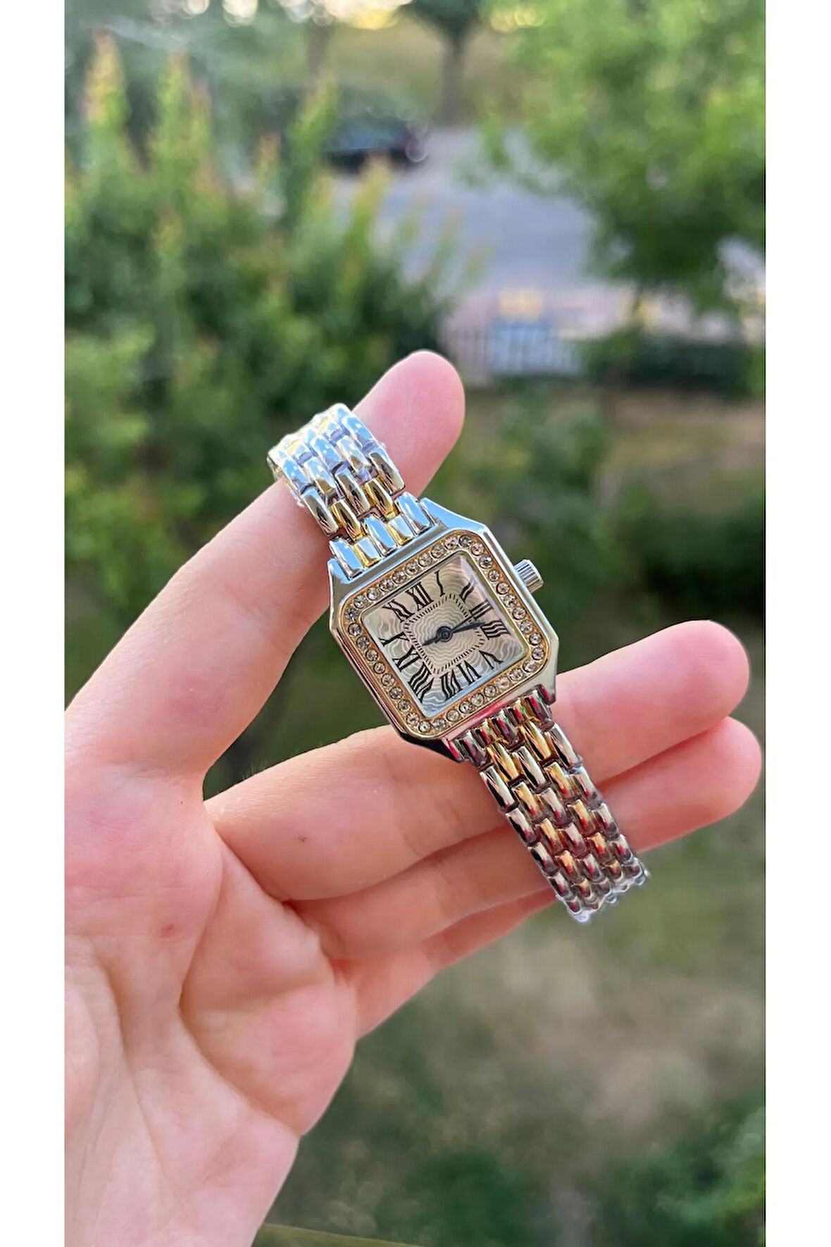 Kadın Şık Kol Saati Taşlı Roma Rakamlı