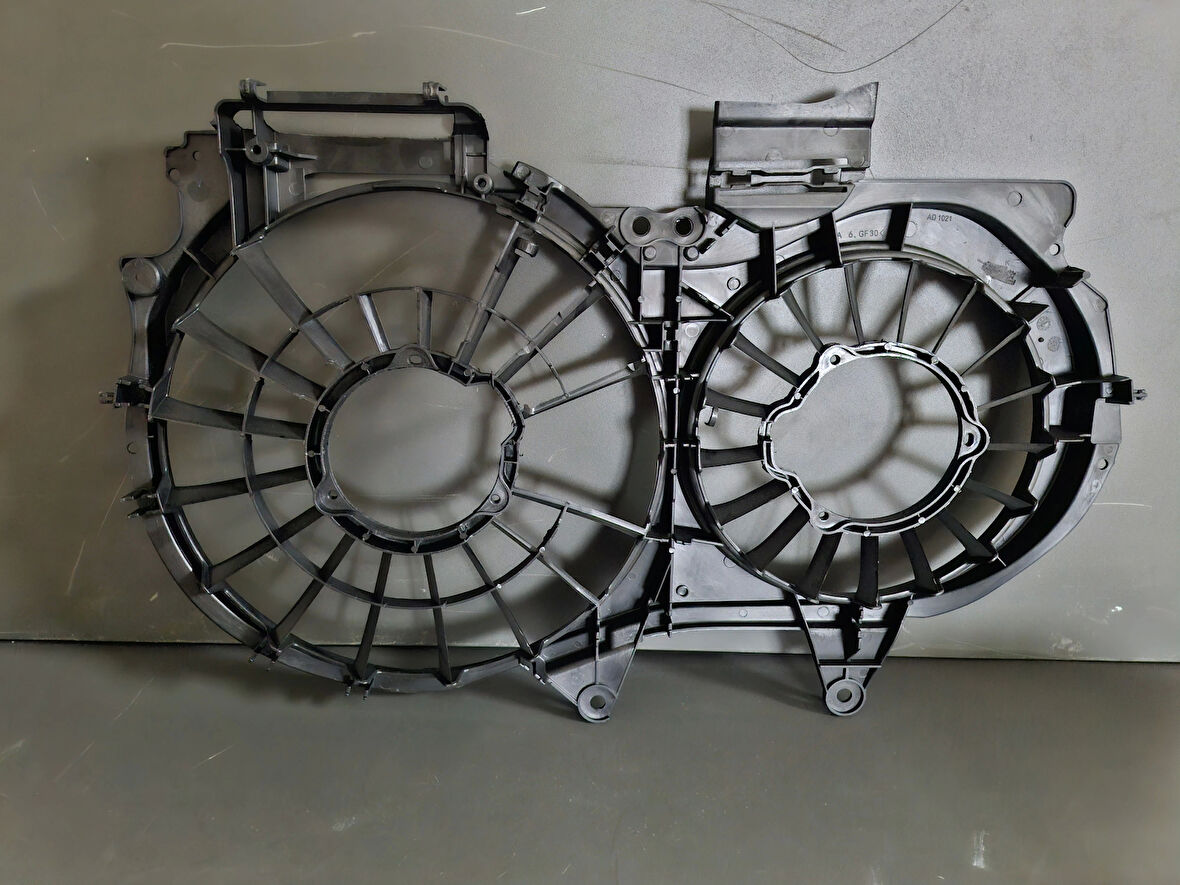 AUDİ A4 FAN DAVLUMBAZI KASASI SIFIR 2001-2006 8E0121207F