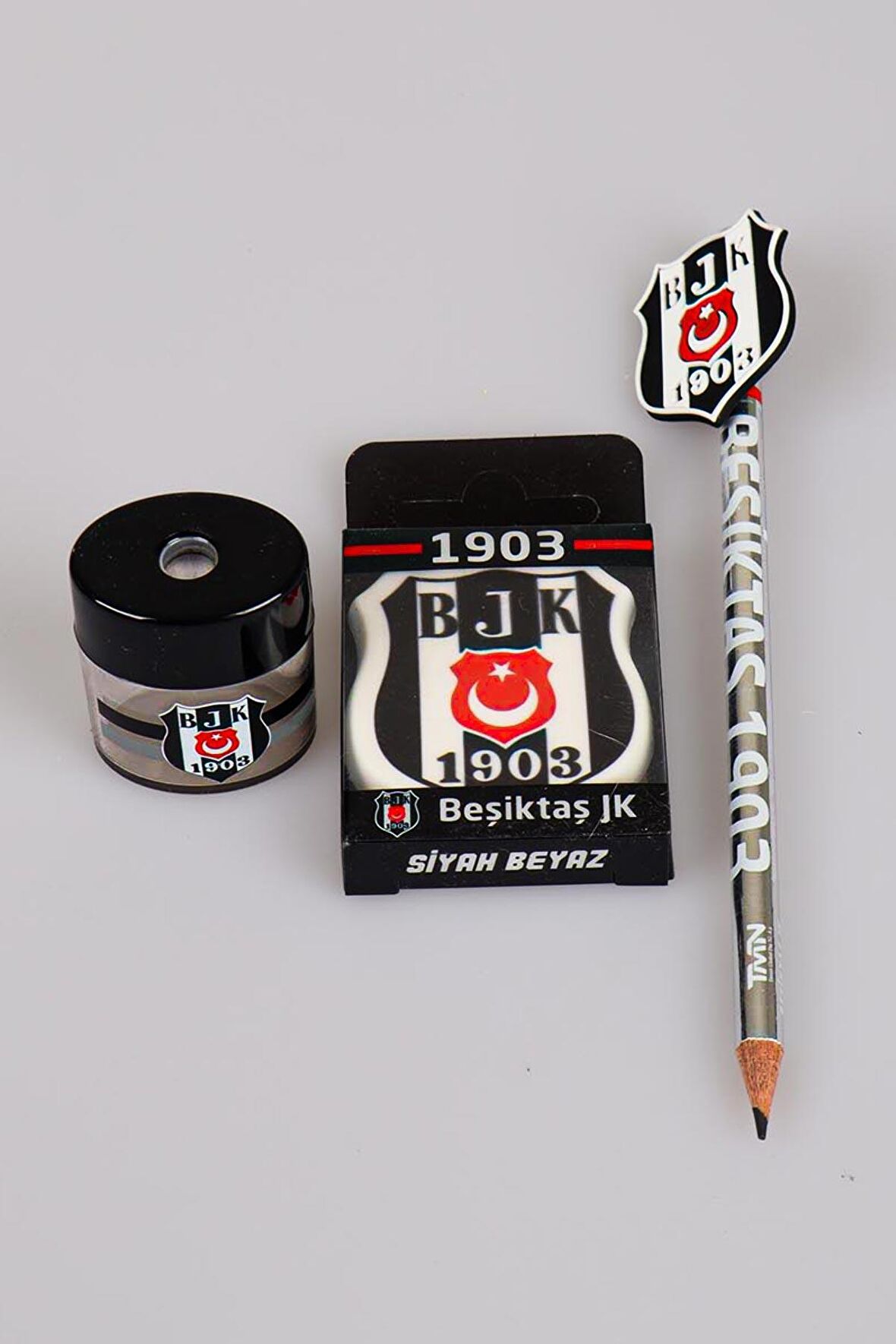 LİSANSLI BEŞİKTAŞ ARMA FİGÜRLÜ KURŞUN KALEM, SİLGİ VE KALEMTRAŞ SETİ 