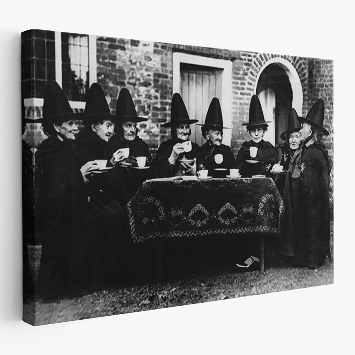 Yaşlı Cadıların Çay Partisi Tablosu -6577