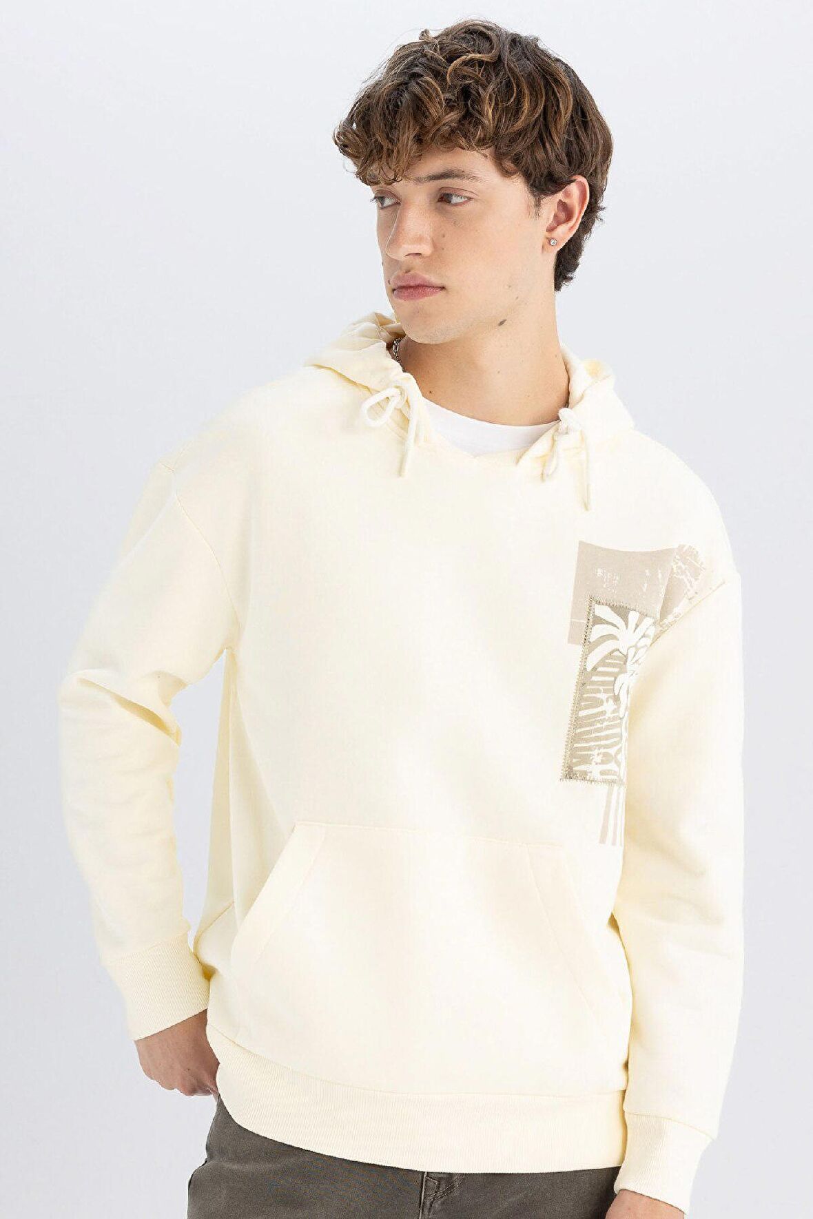 DeFacto Boxy Fit Kapüşonlu Baskılı Kanguru Cepli Sweatshirt C7050AX24AUER91