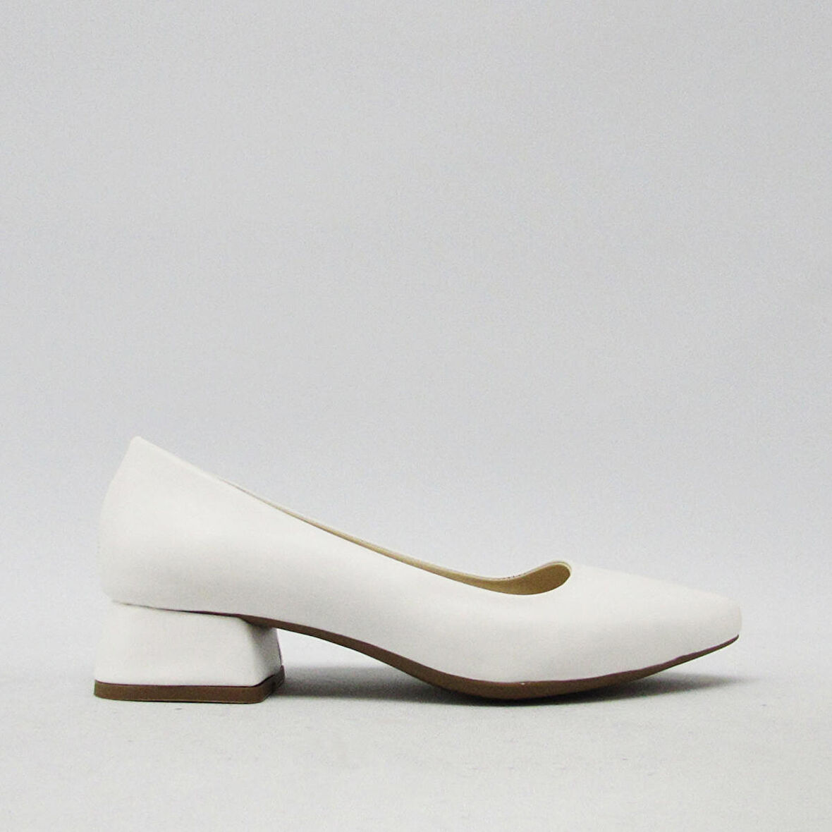 KANUGA BB2022-09 BEYAZ KADIN KISA KALIN TOPUK AYAKKABI