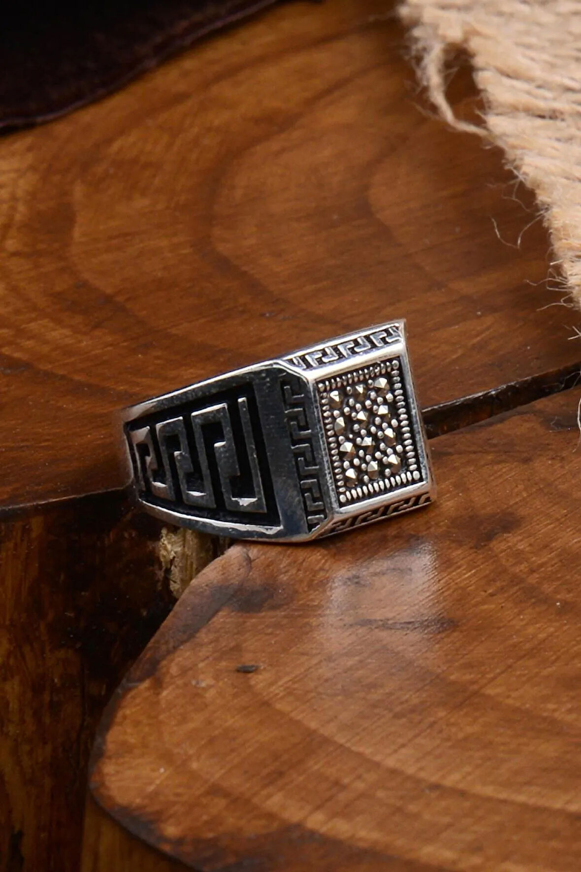 Markazit Küçük Kare Model Taşlı Erkek Gümüş Yüzük