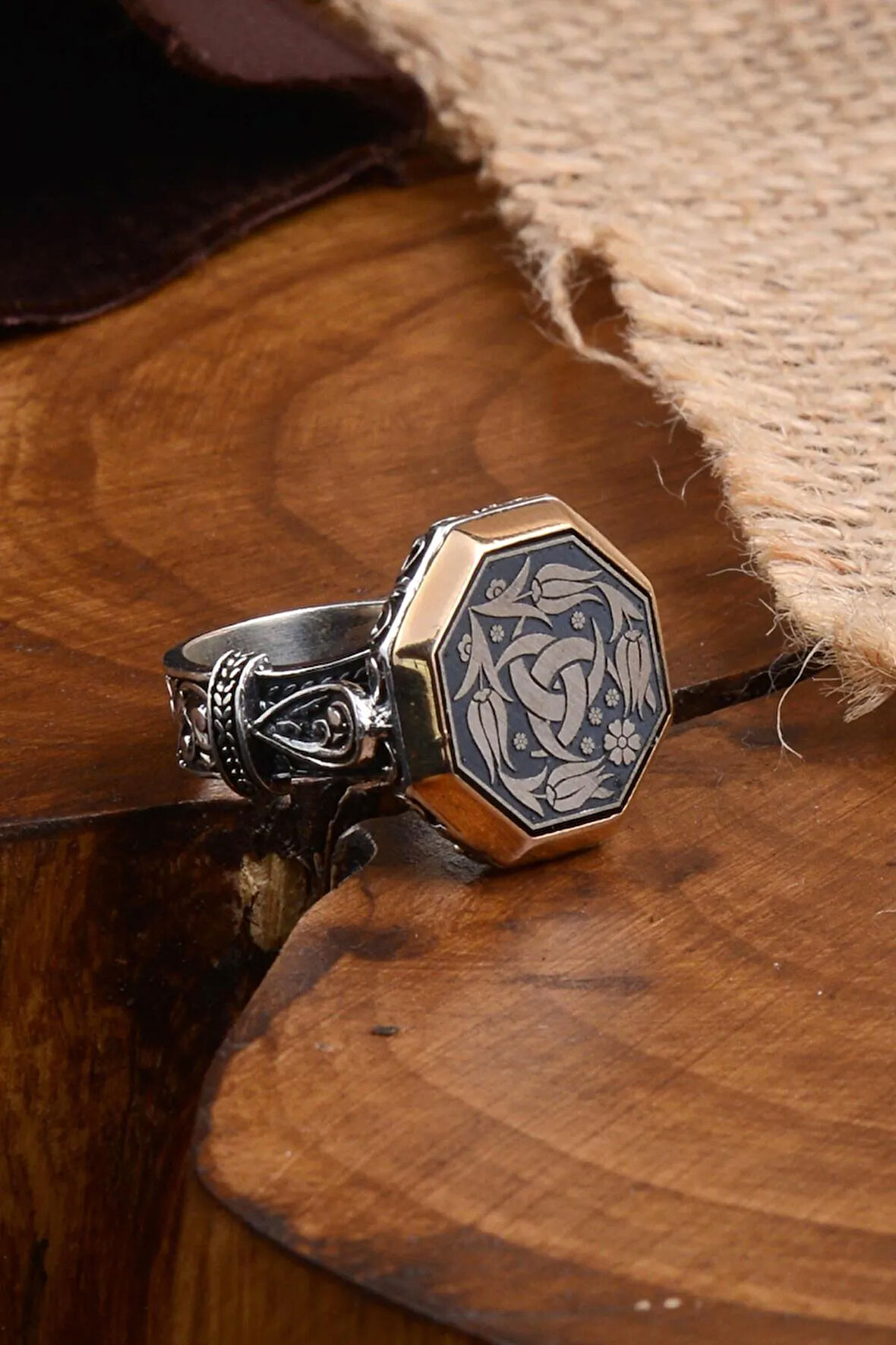 Sekizgen Model Teşkilat-ı Mahsusa Yanı Işlemeli Erkek Gümüş Yüzük