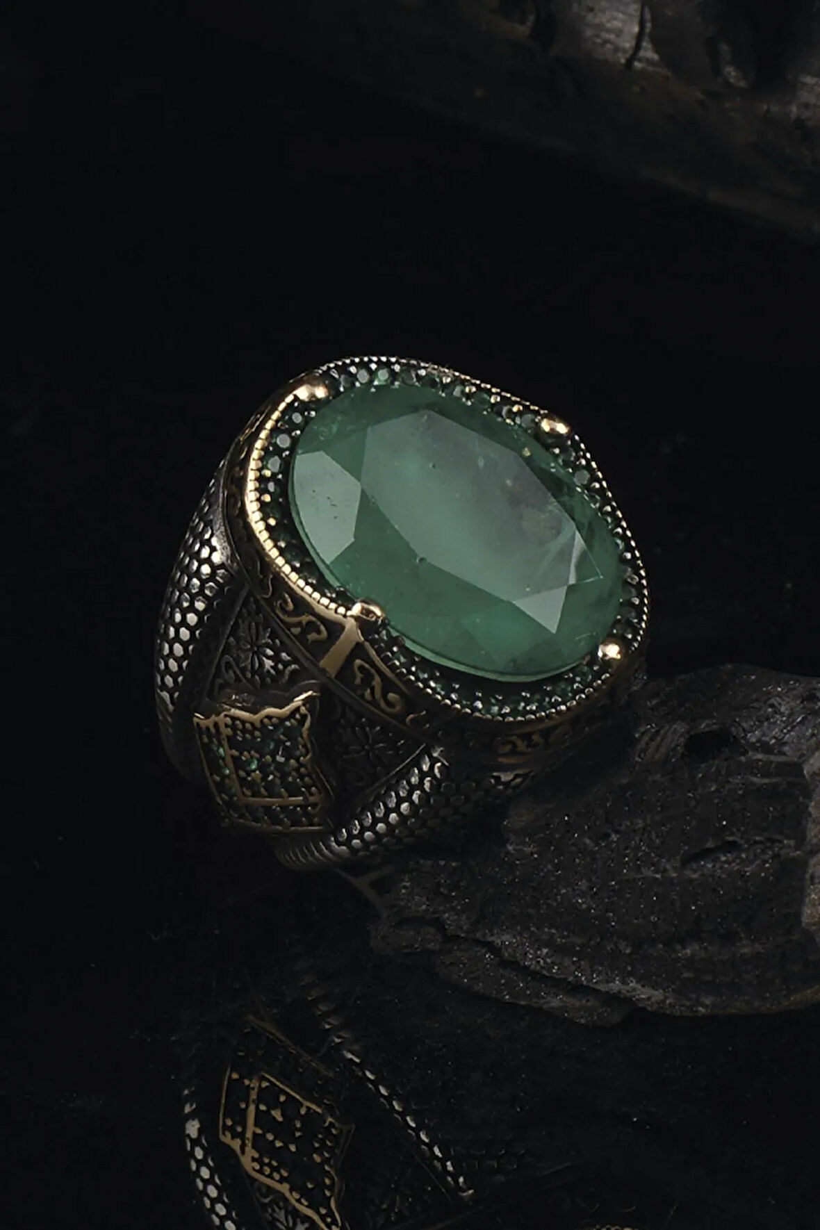 Yeşil Zirkontaşlı Kenarları Işlemeli Erkek 925 Ayar Gümüş Yüzük Gyzyesılzrc-ysl