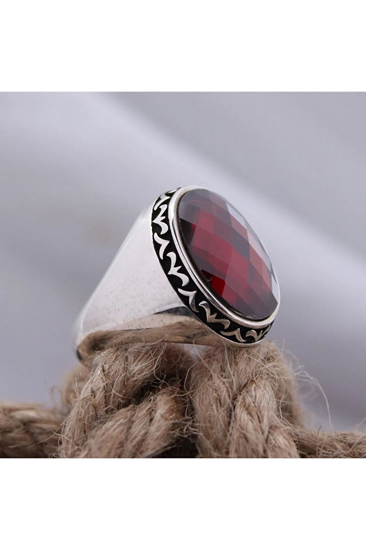 Kırmızı Yakut Taşlı Kenarı Işlemeli Özel Seri Erkek Gümüş Yüzük - Ey3119