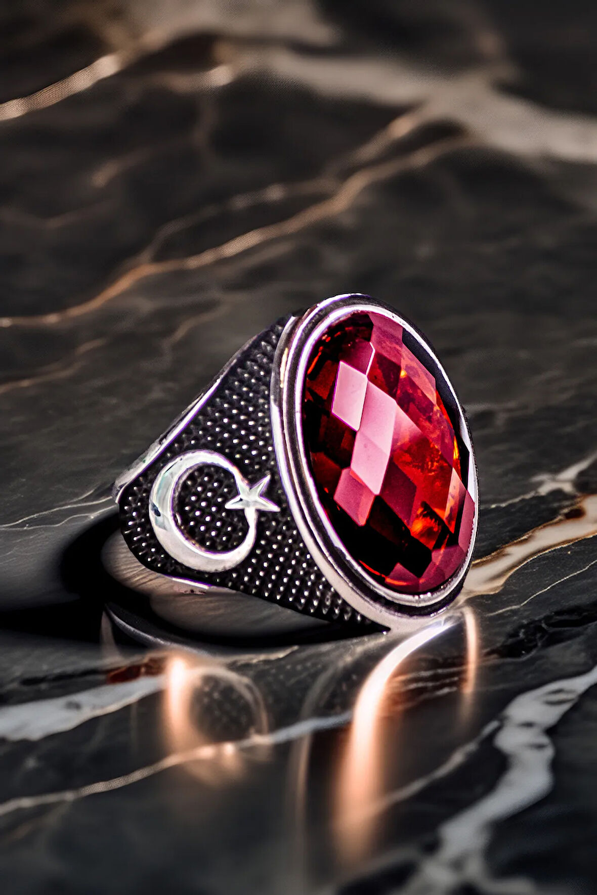 Erkek Kırmızı Zirkon Taşlı Yanı Ay Yıldız Motifli 925 Ayar Gümüş Yüzük